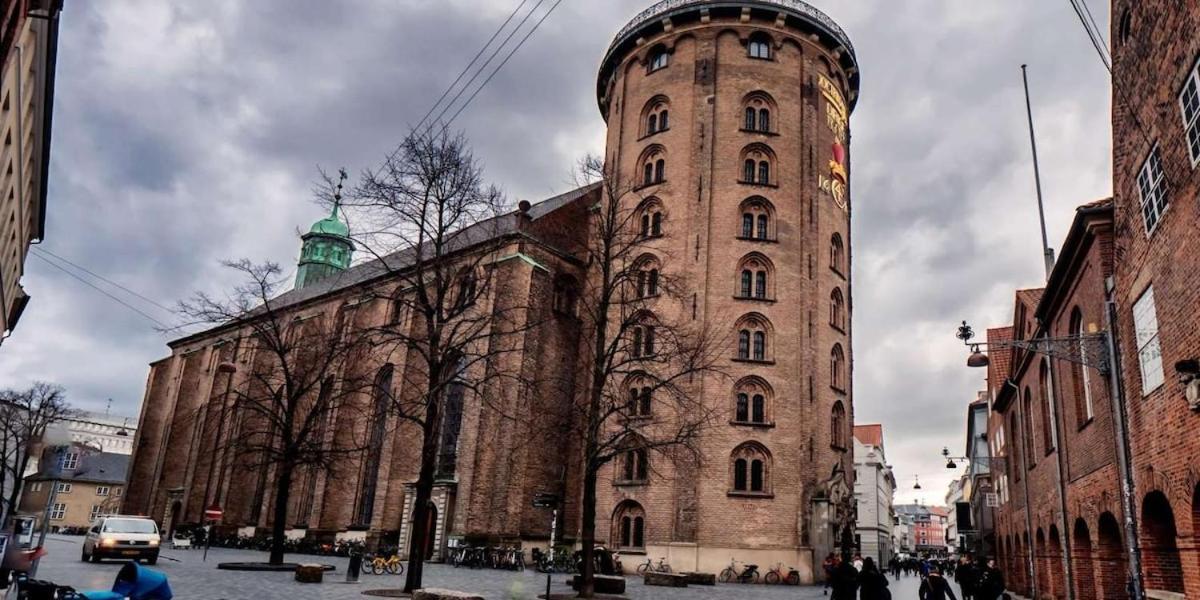 10 Person In The Heart Of * København