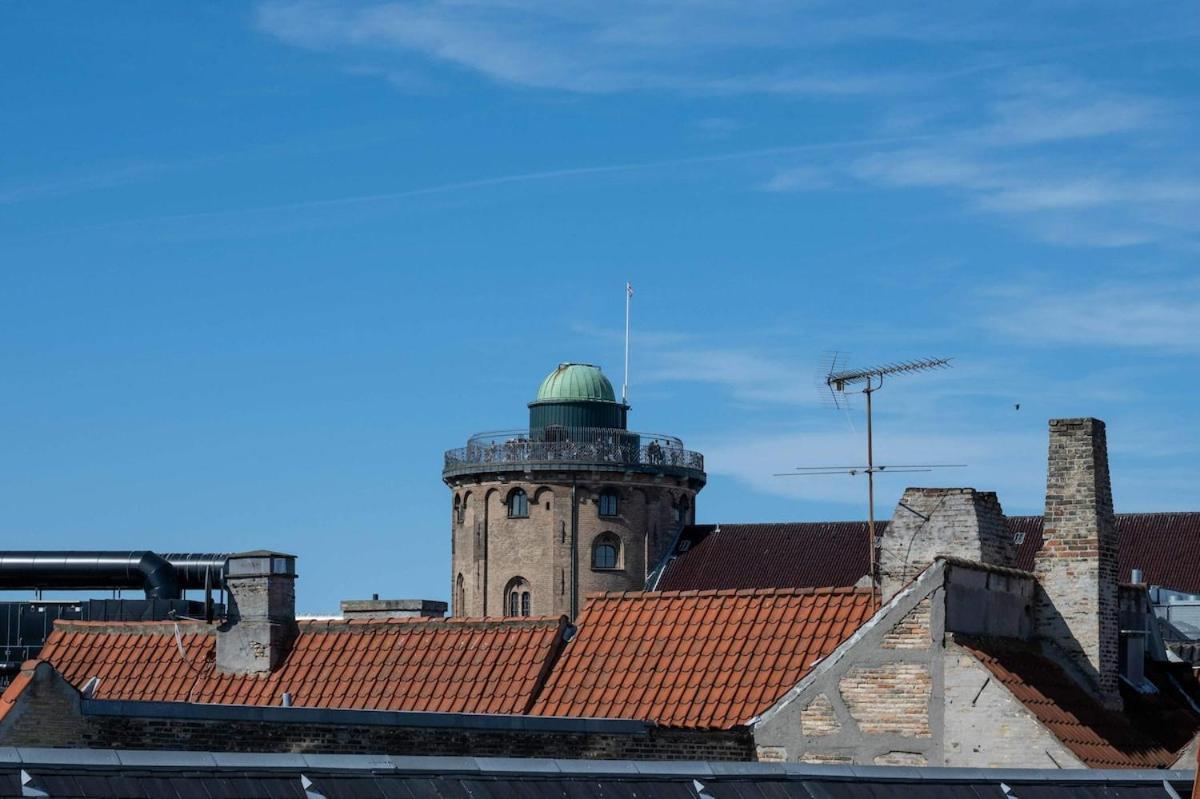 10 Person In The Heart Of * Copenhagen