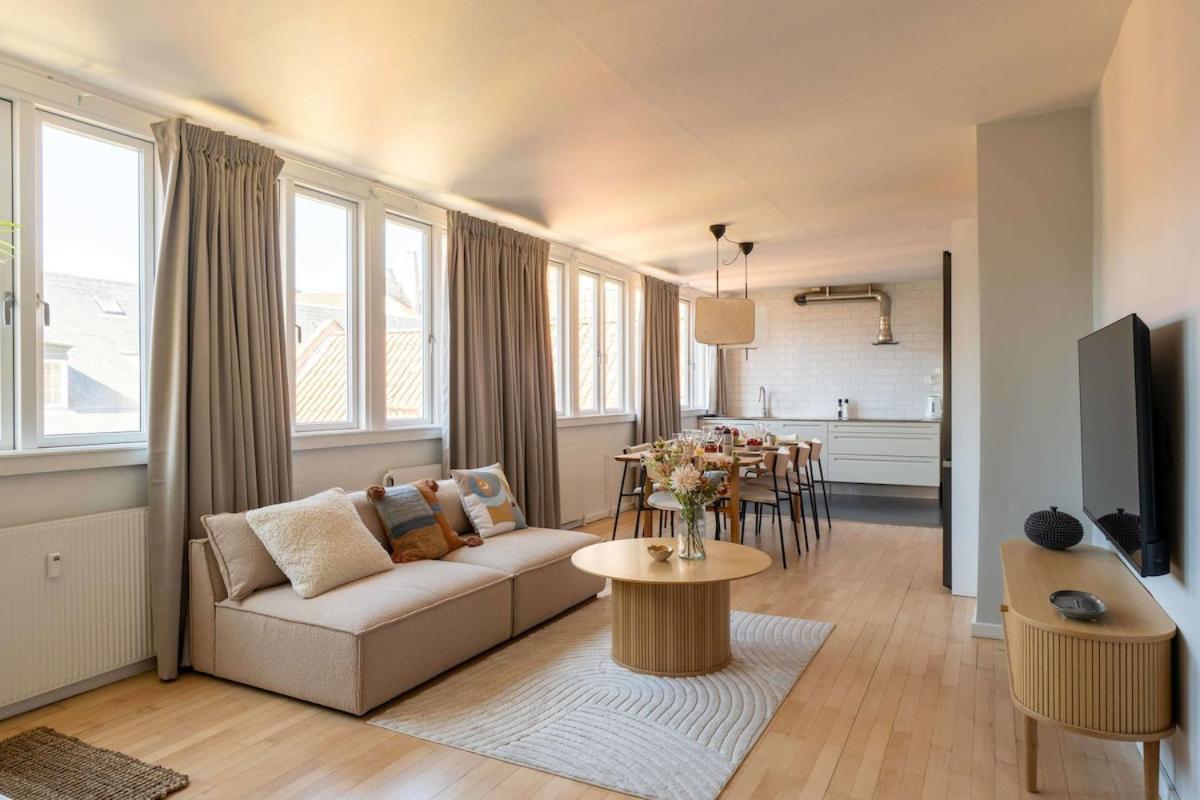 Apartment 10 Person In The Heart Of